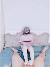  重金购得逼逼超粉嫩的抖音萌妹子（白袜袜格罗丫）裸舞与粉丝乳交足交无套啪啪 