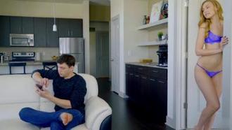  和闺蜜共享帅气男友，两人轮流伺候他的巨根高潮迭起 