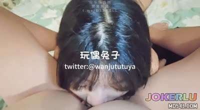  带着同学一起服侍男友 玩偶兔子