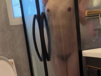  大哥出门开大货嫂子饥渴难耐立马发信息求操 EDmosaic