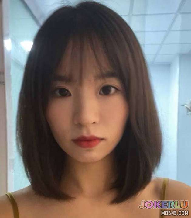  短发钢牙小少妇 热带鱼
